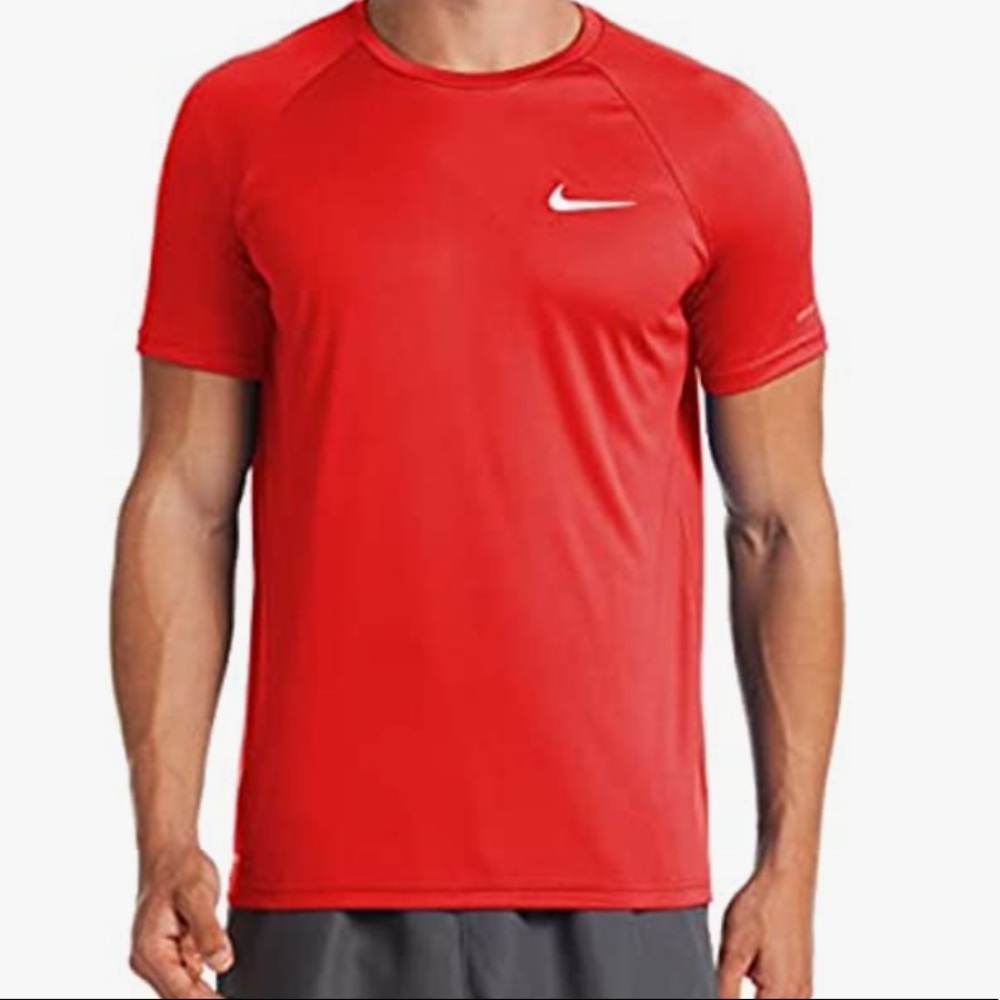 Nike Essential Short Sleeve Hydroguard
Large